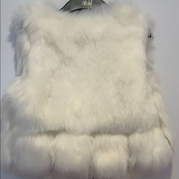 💕Last deal 💕White faux fur Vest - Picture 7 of 10